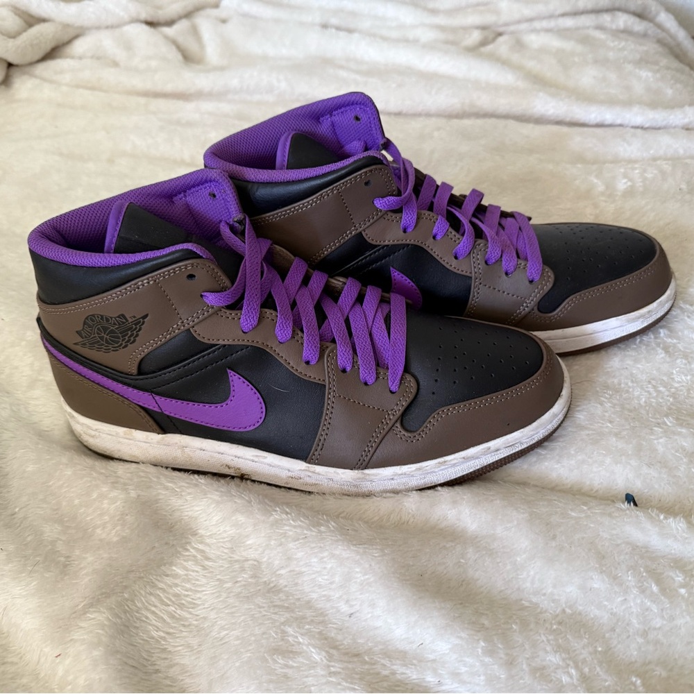 Jordan Sneakers with Purple Interior - Picture 3 of 6